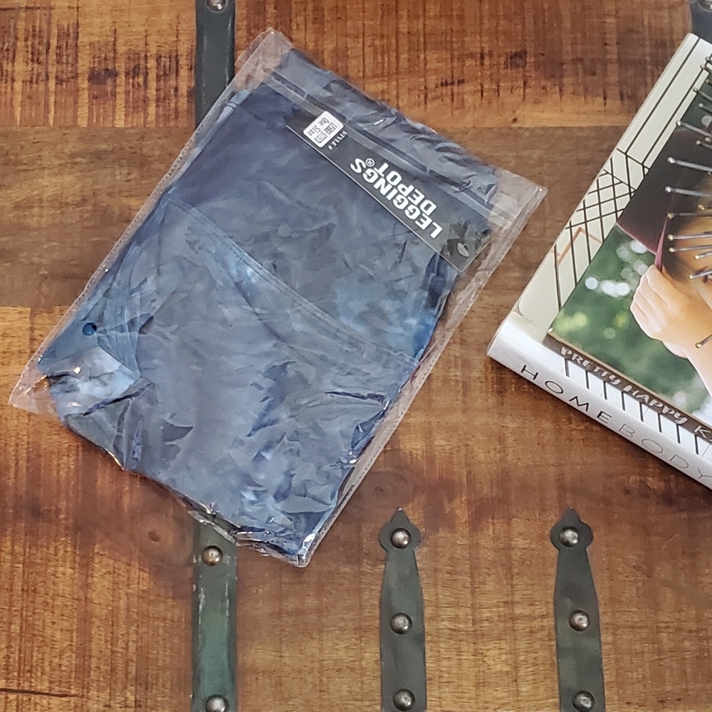 💙 High Waisted Blue Tie Dye Biker Shorts 💙 - Picture 11 of 15